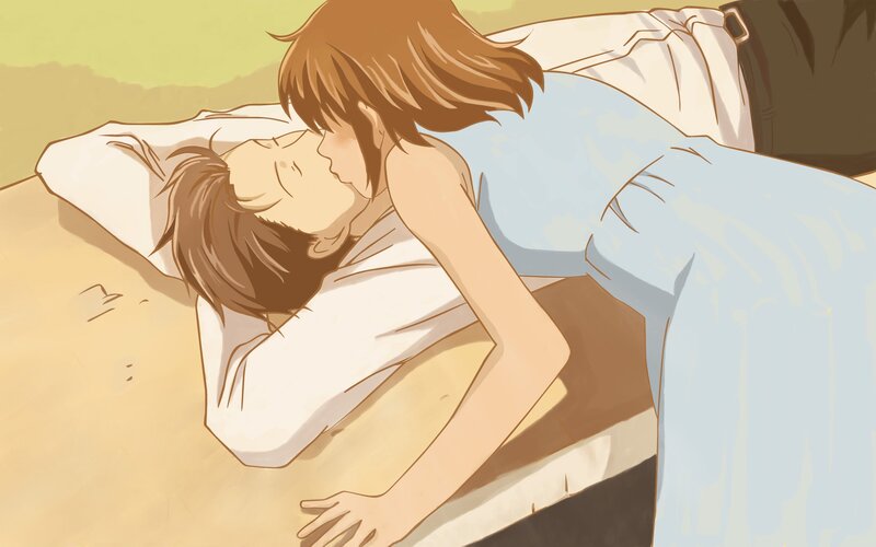 Two People Kissing — Yellow