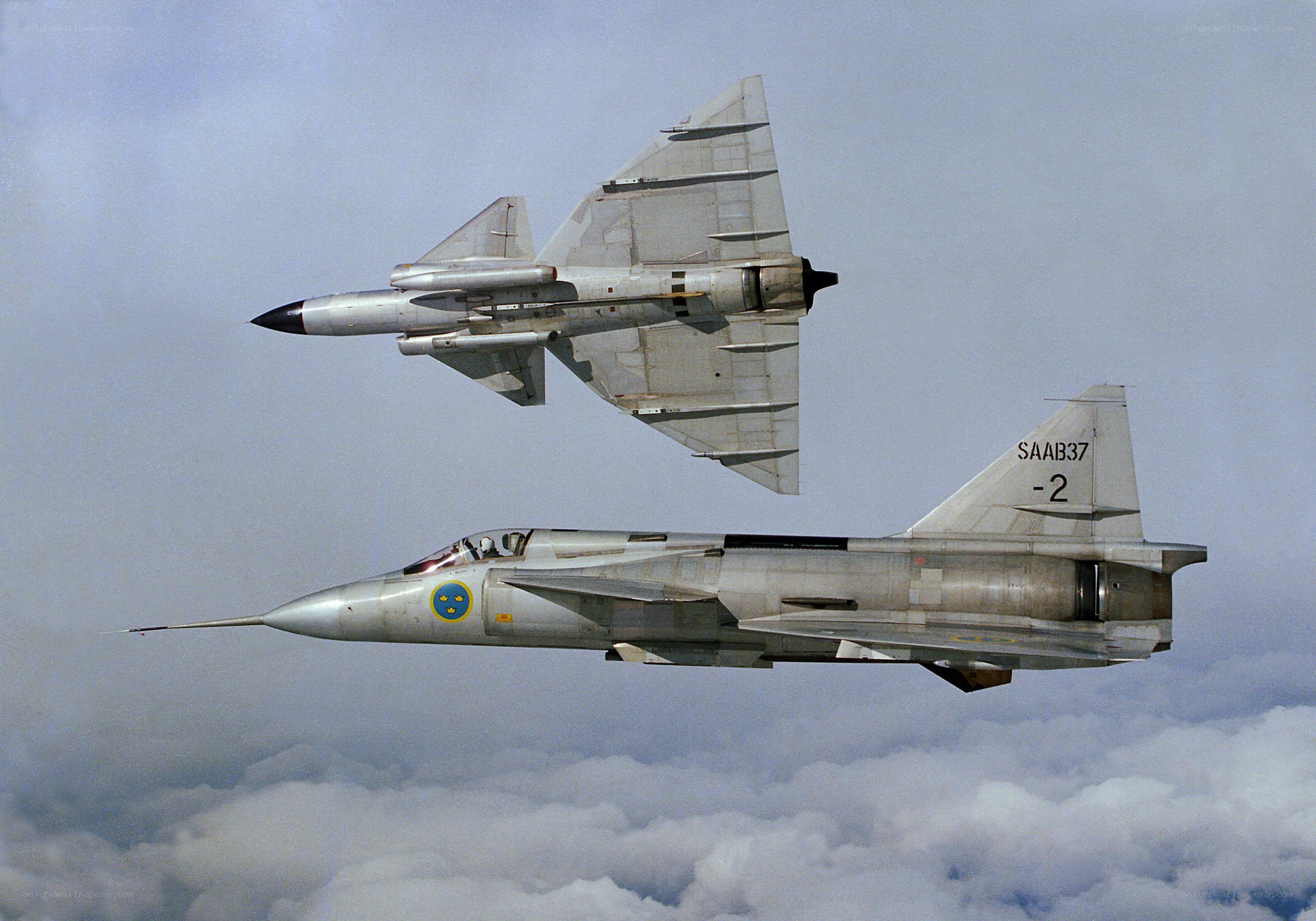 Two Saab 37 Viggen jets in flight