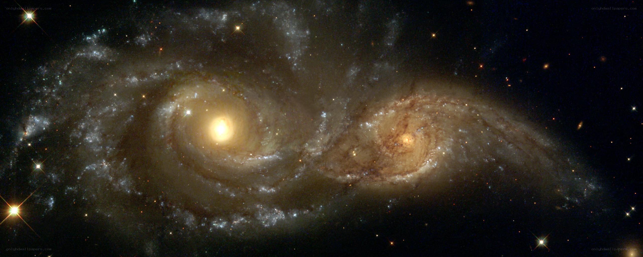 Two spiral galaxies in collision