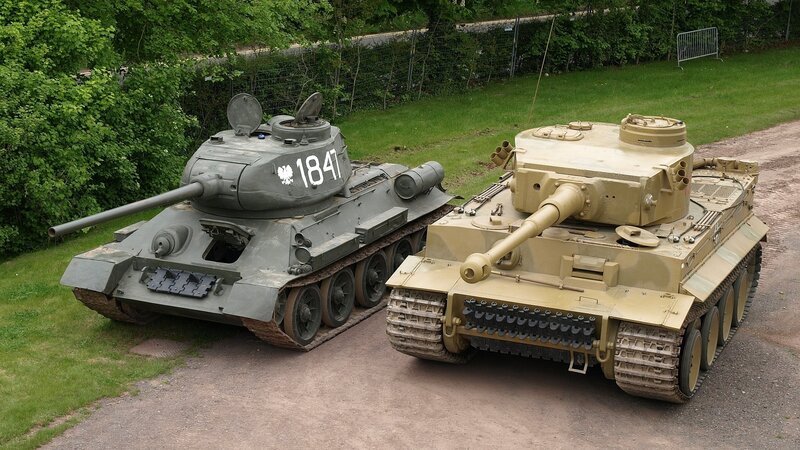 Two Tanks Side by Side — Green