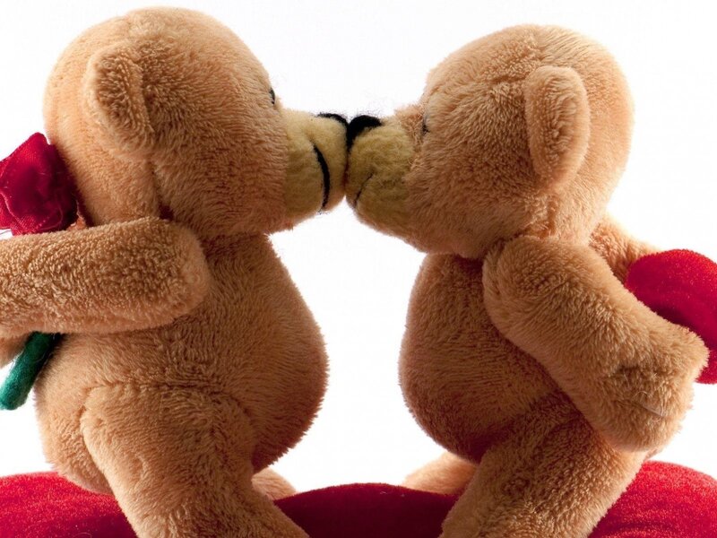Two Teddy Bears Kissing — Brown, Romantic