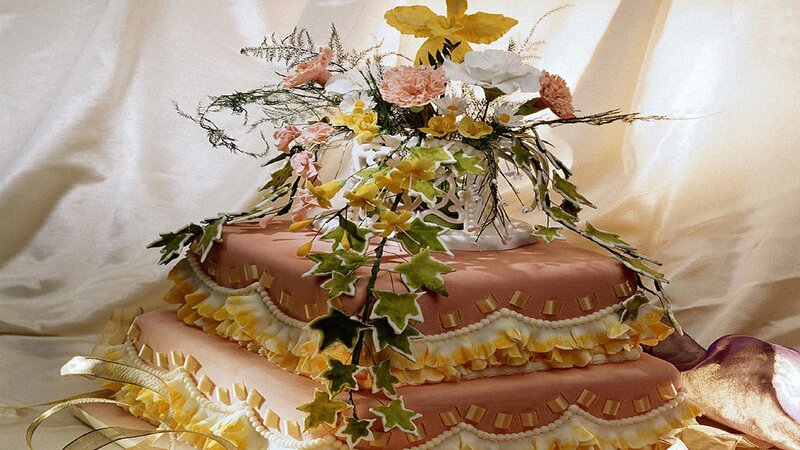 Two-tiered Cake with Flowers — Pink