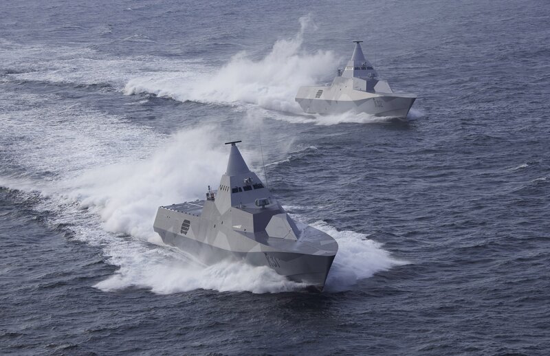 Two Warships at Sea — Gray, Dynamic