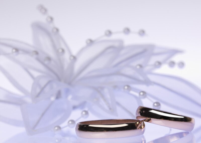 Two Wedding Rings — White, Serene