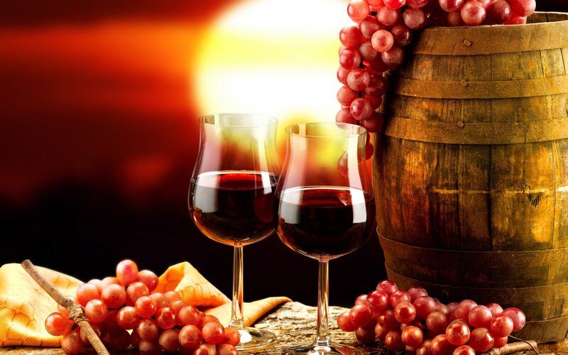 Two Wine Glasses and Grapes