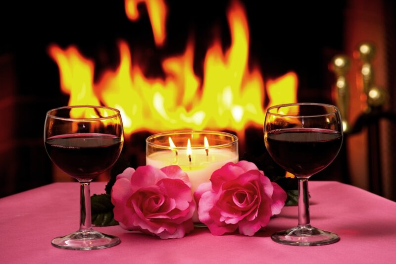 Two Wine Glasses and Roses — Pink
