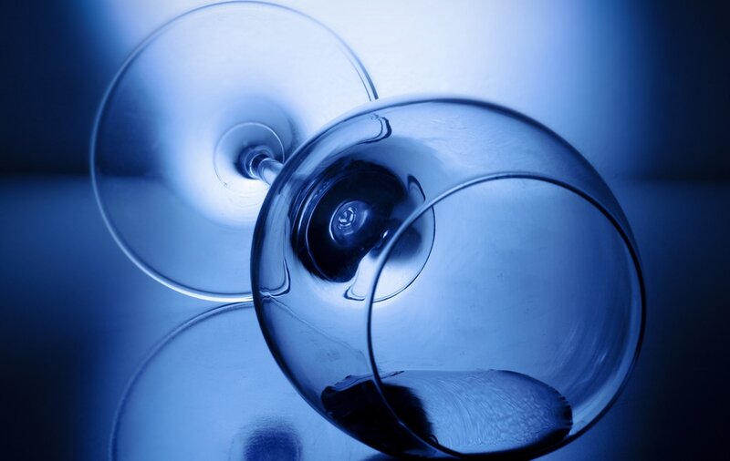 Two Wine Glasses — Blue