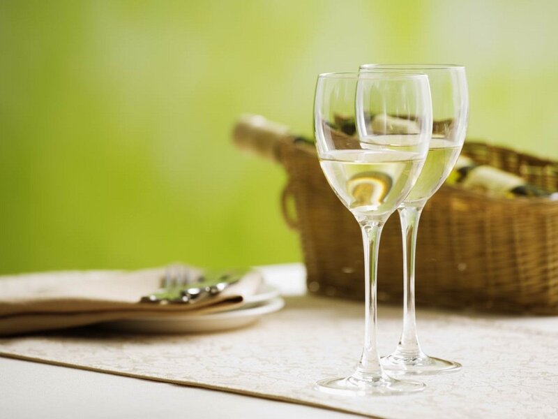 Two Wine Glasses — Green, Calm