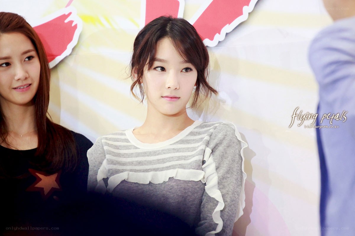 two women at event