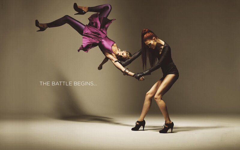 Two Women Dancing — Black
