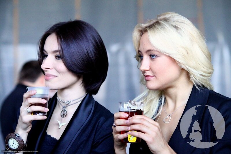 Two women drinking tea