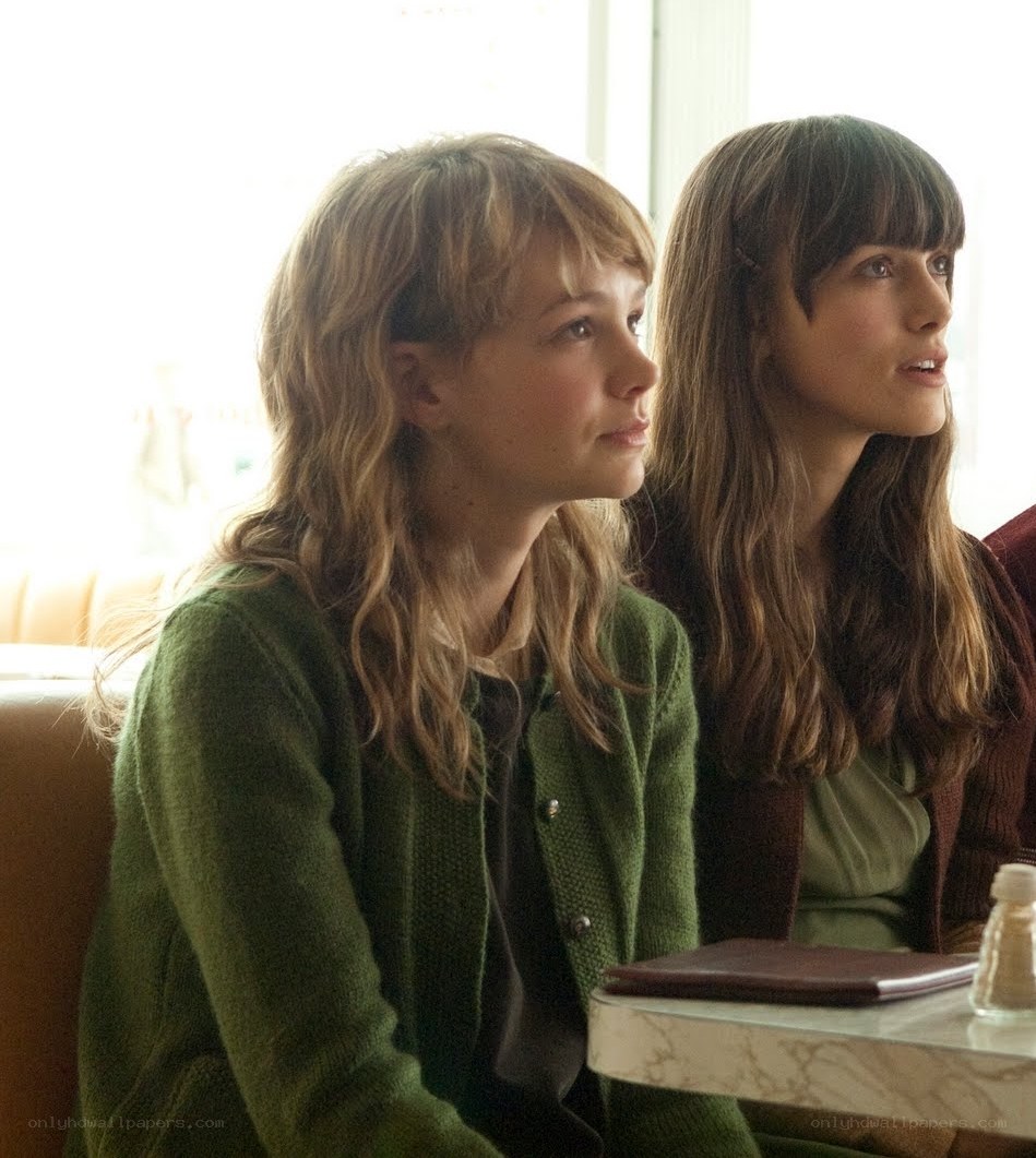 two women in a diner