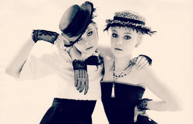 Two Women in Hats — Black