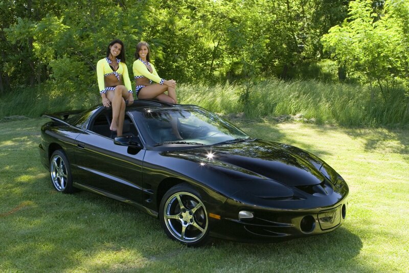 Two Women on Car — Black