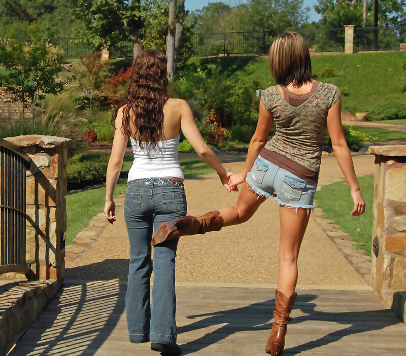 Two Women Walking — Green, Relaxed