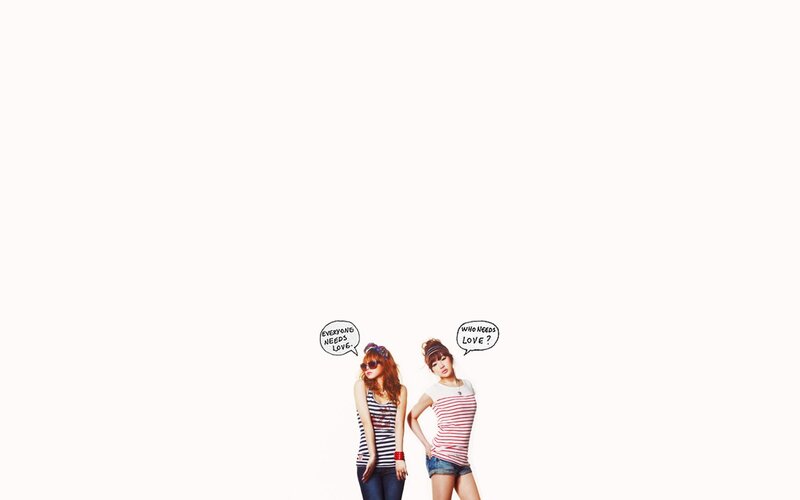 two women with speech bubbles