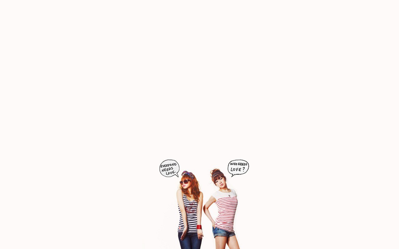 two women with speech bubbles