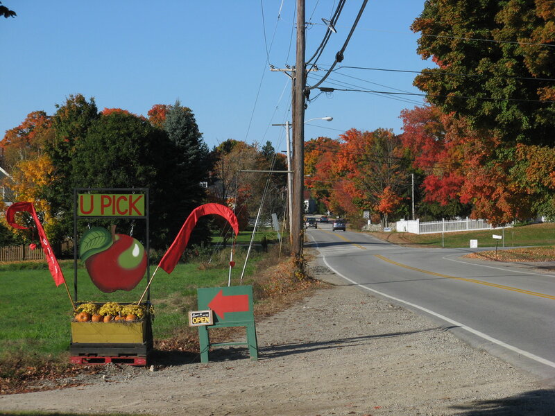 U-Pick apple farm sign