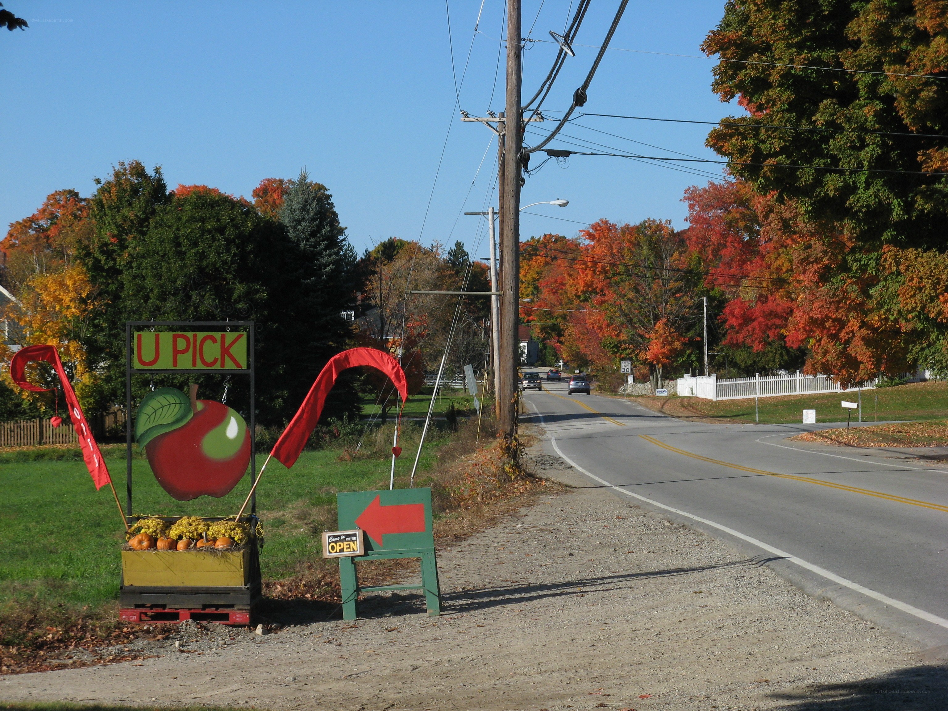 U-Pick apple farm sign
