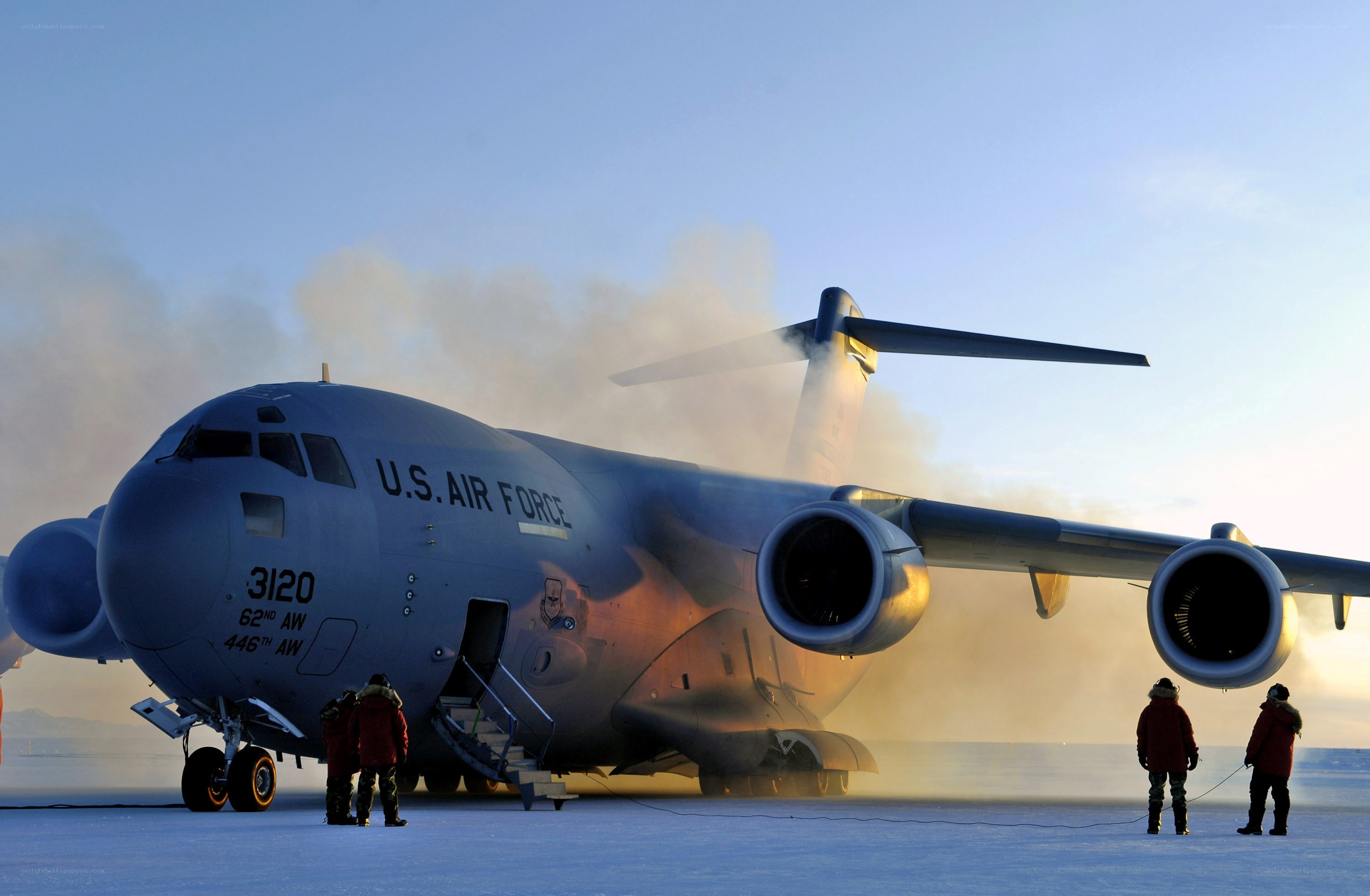 U.S. Air Force C-17 in Arctic