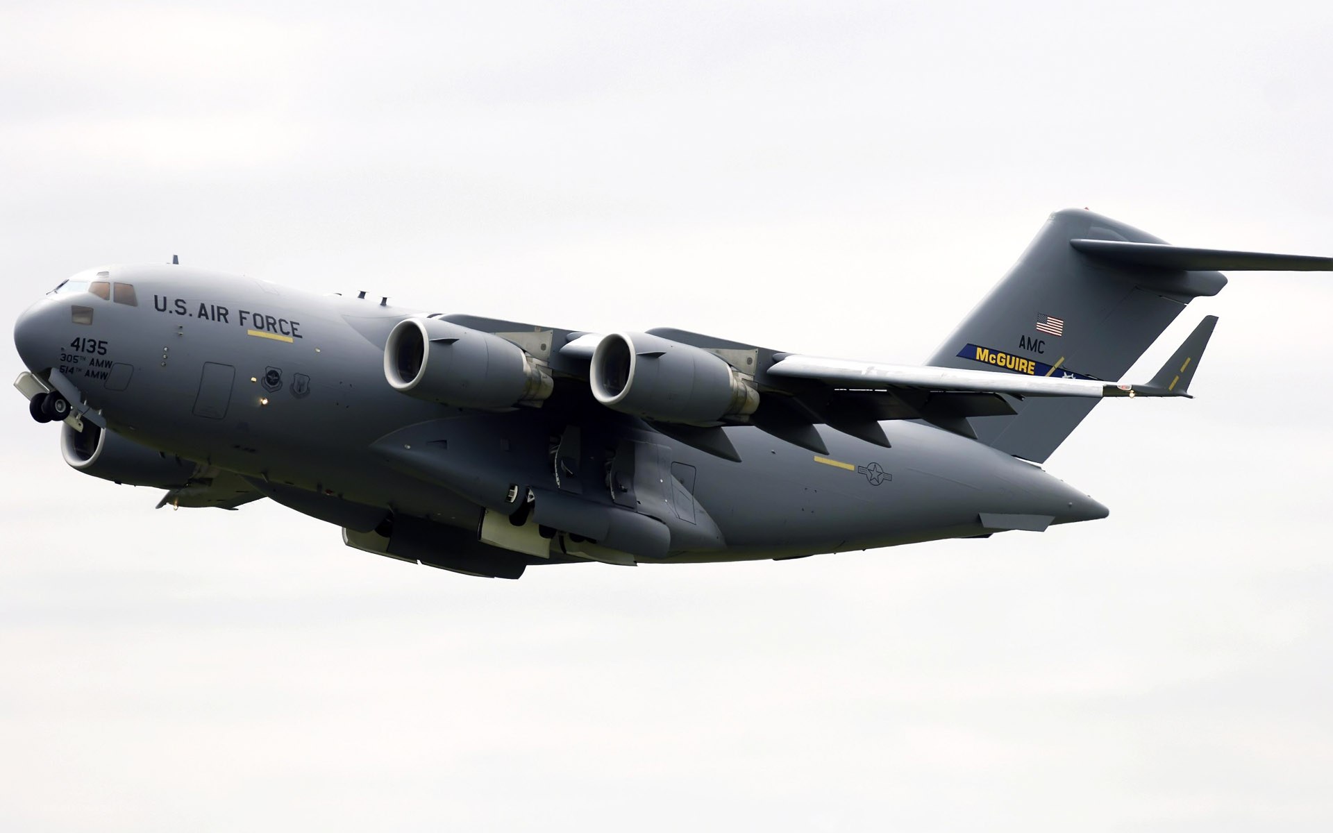 U.S. Air Force C-17 in flight