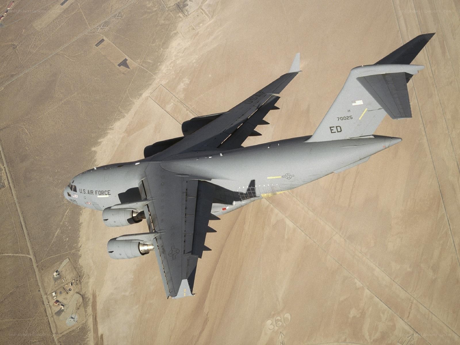 U.S. Air Force C-17 in flight
