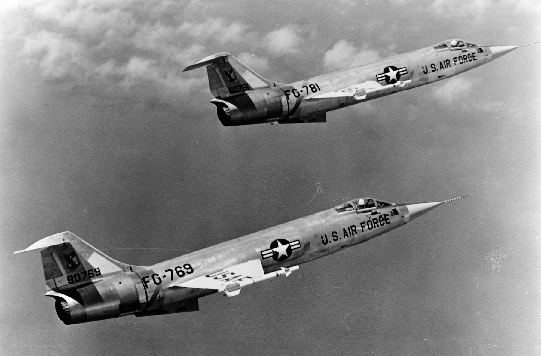 U.S. Air Force jets in flight