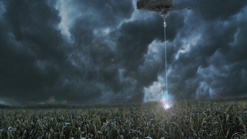 UFO landing in a cornfield