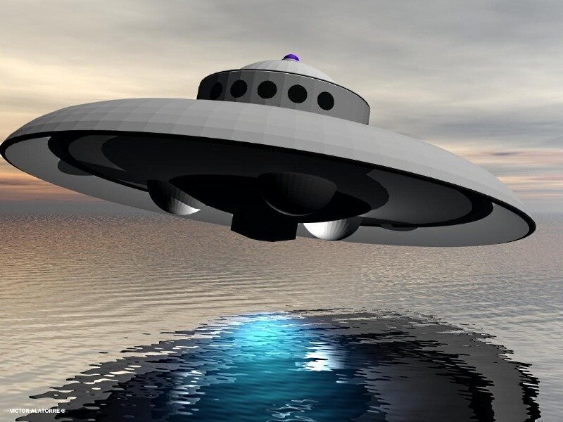 Ufo over Water — Gray
