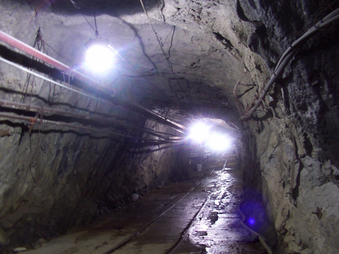Underground mine tunnel