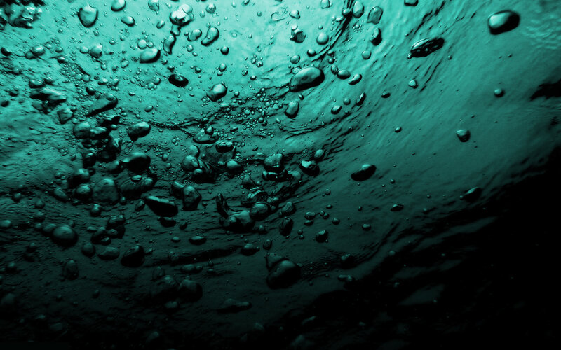 Underwater bubbles and ripples
