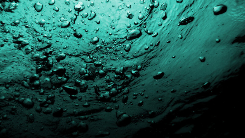 Underwater Bubbles and Waves — Teal