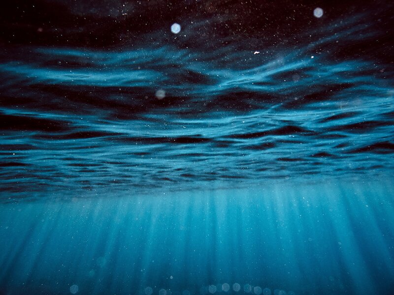 underwater light rays