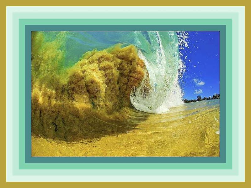 Underwater Wave Curl