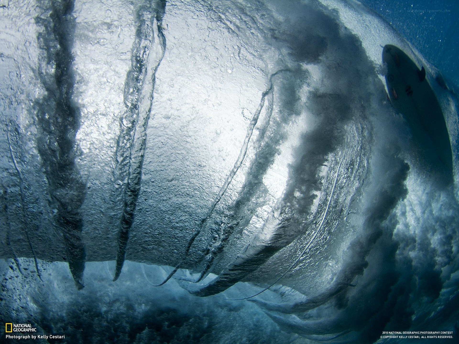 underwater wave tunnel