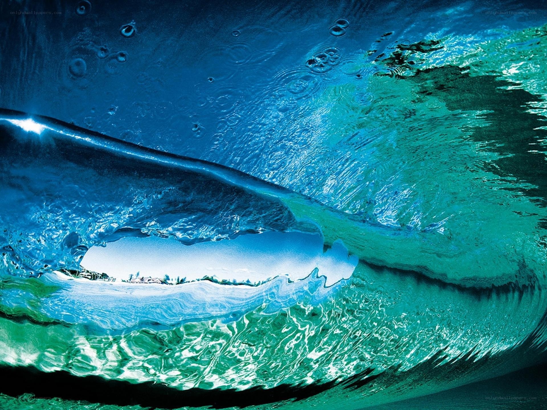 underwater wave tunnel view