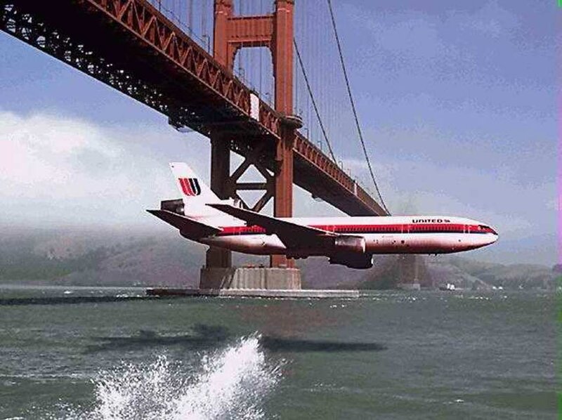 United Airlines Plane — Red
