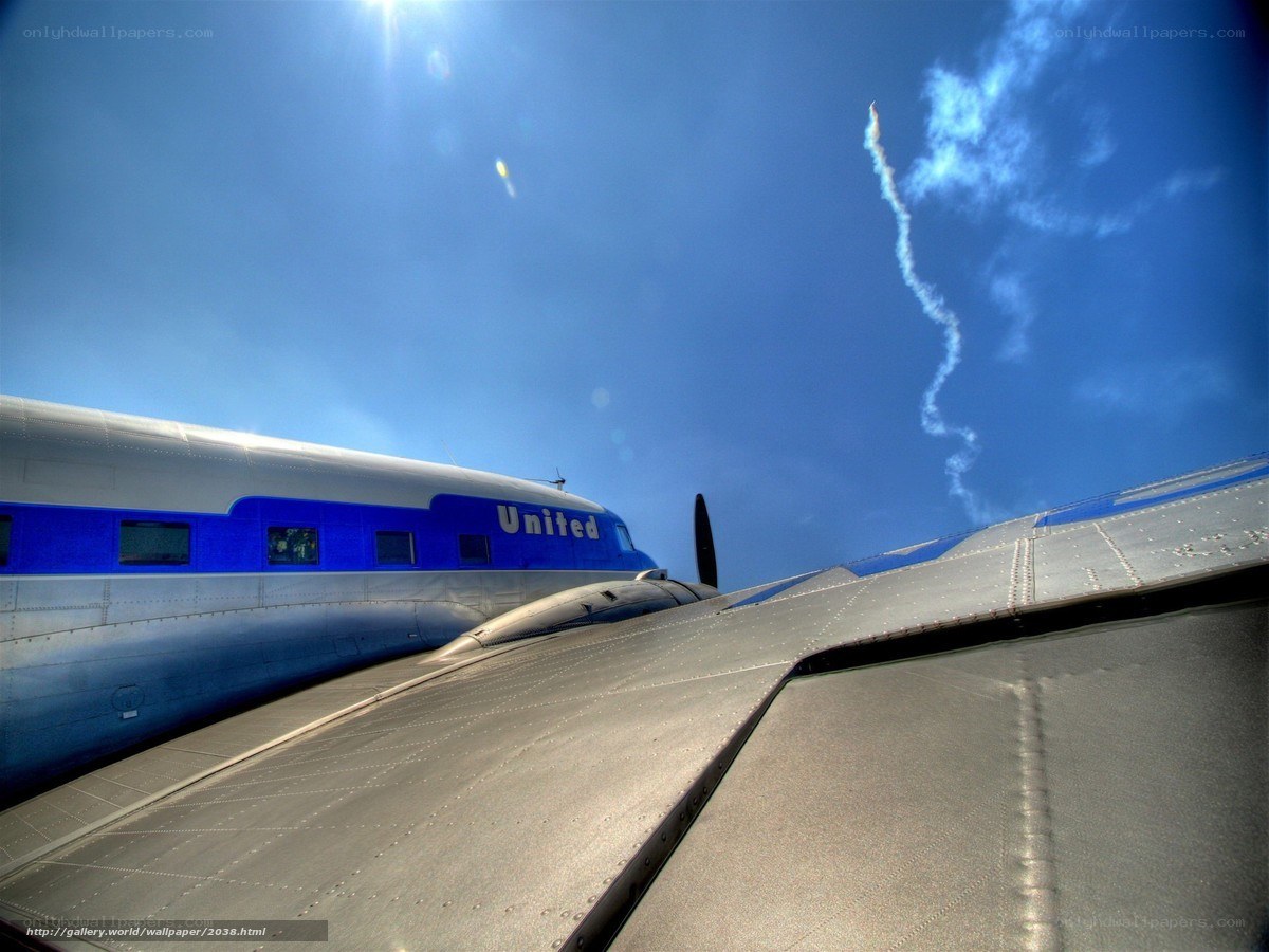 United Airlines vintage plane