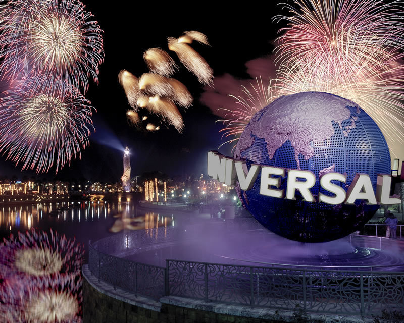 Universal Studios Globe — Blue