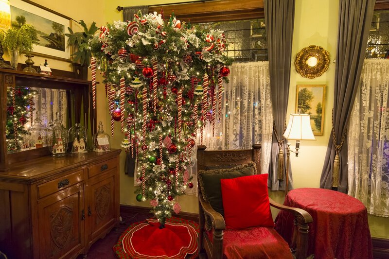 Upside-down Christmas Tree — Red