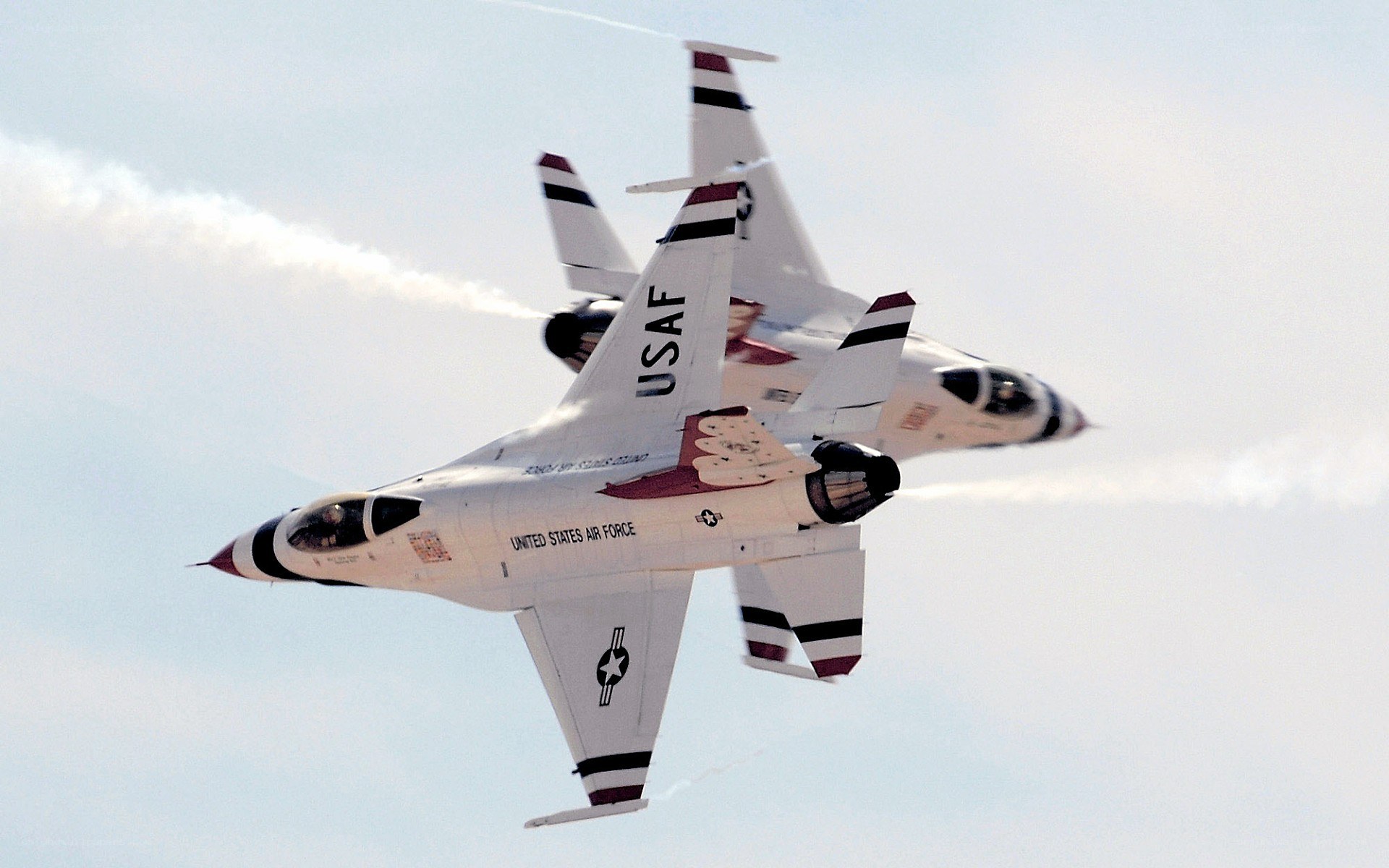 US Air Force Thunderbirds in flight