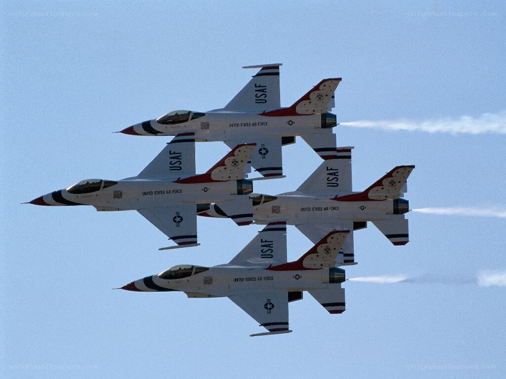 US Air Force Thunderbirds in formation