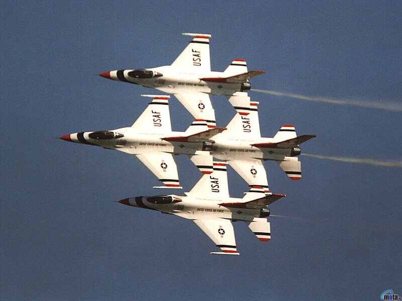 US Air Force Thunderbirds in formation