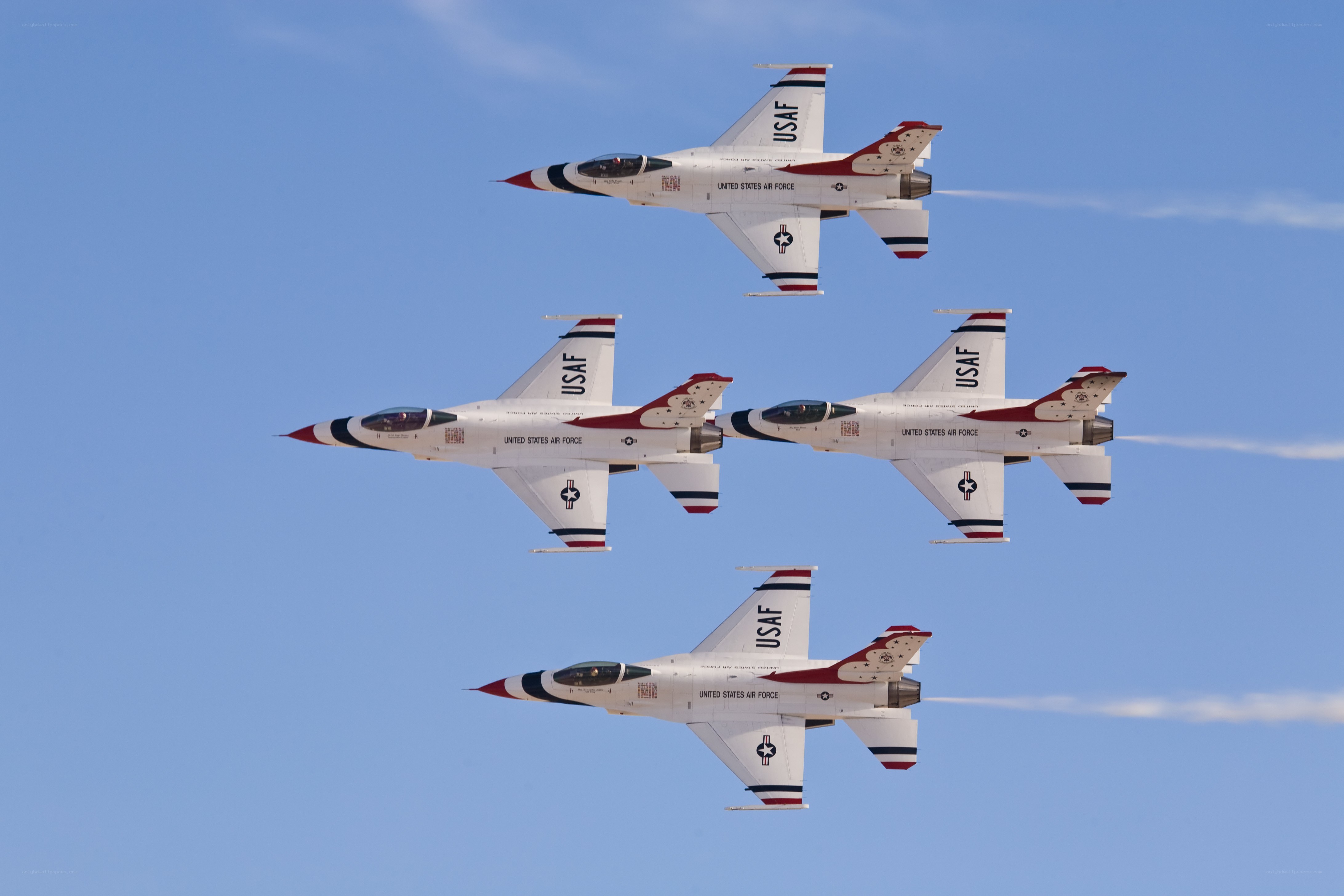 US Air Force Thunderbirds in formation
