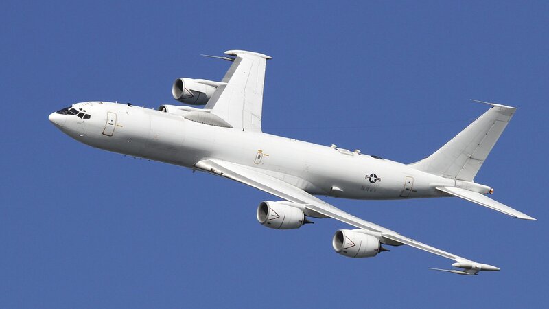 US Navy reconnaissance aircraft in flight