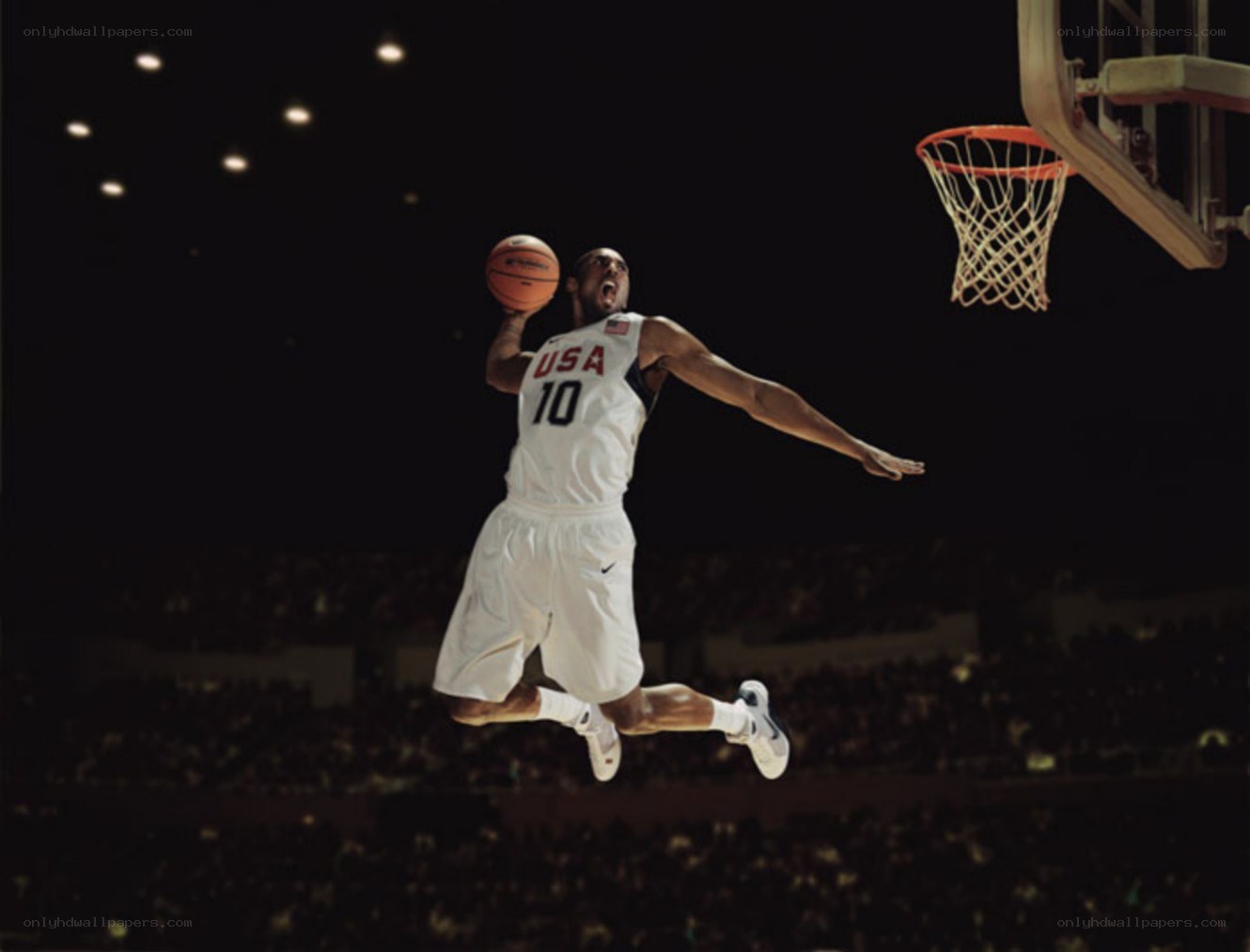 USA basketball player dunking