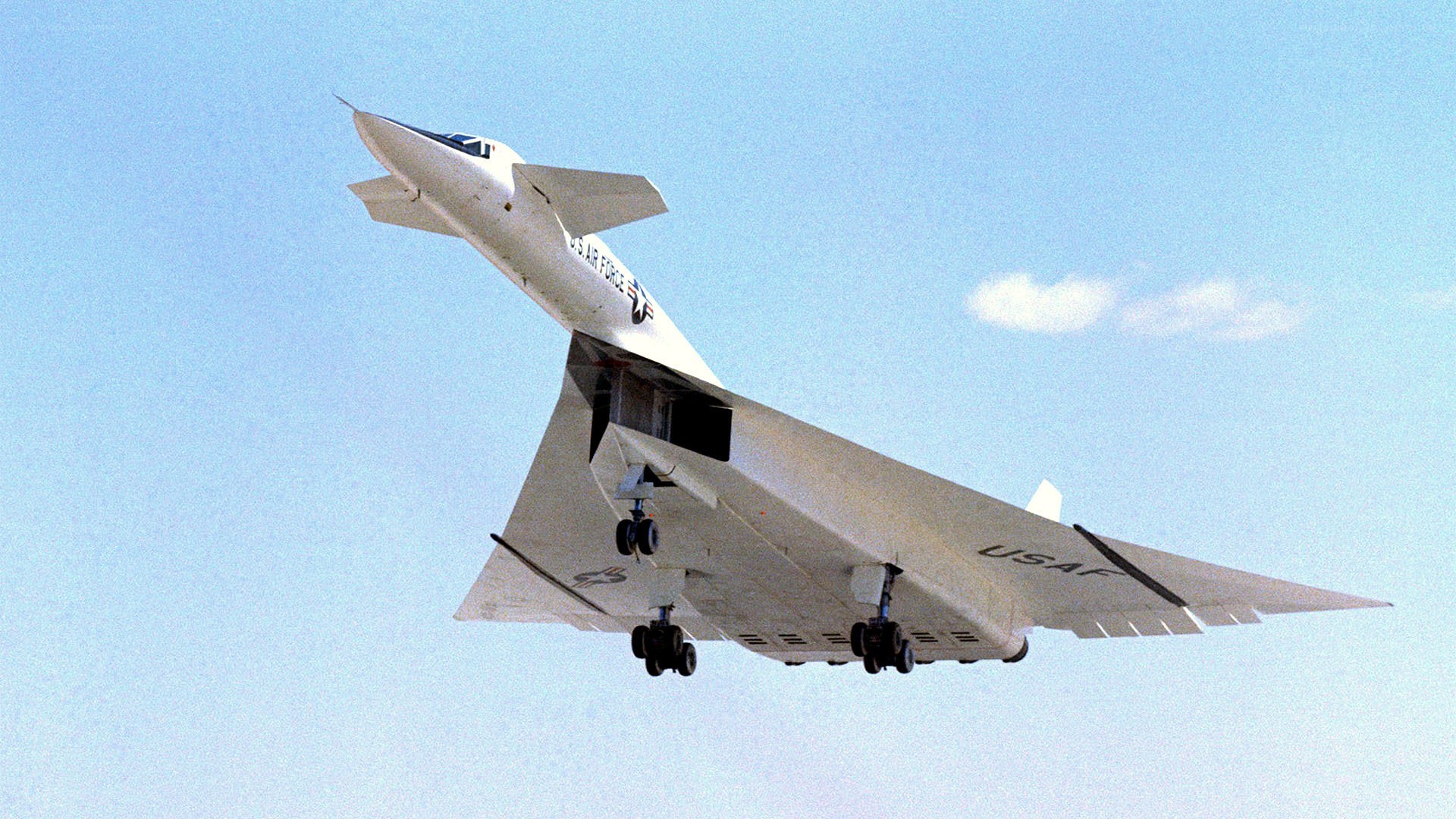 USAF supersonic jet in flight