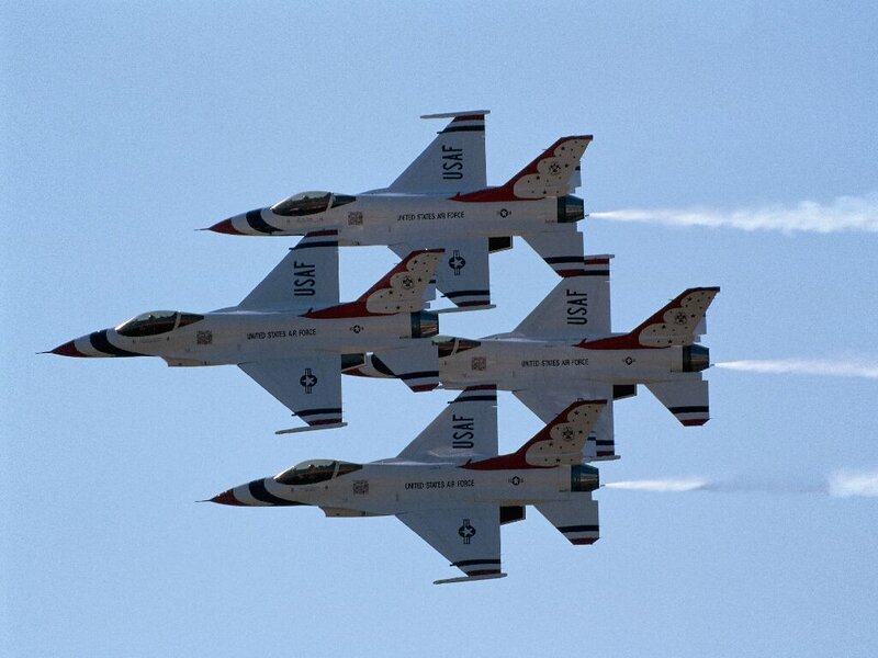 USAF Thunderbirds Jets — White, Dynamic