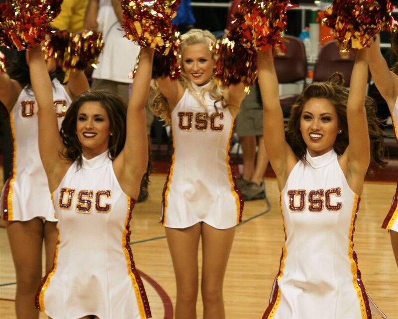 USC cheerleaders performing