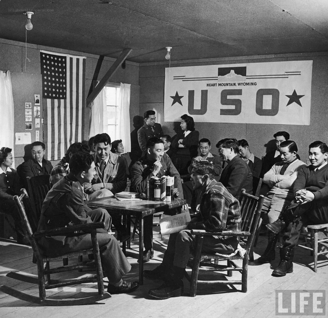 USO gathering at Heart Mountain